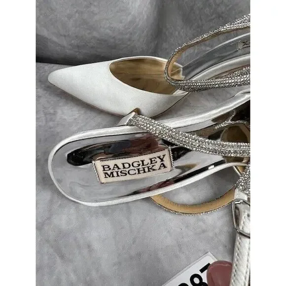 Badgley Mischka Autumn White Satin Pavé Embellished Mid Heel Pumps Shoes Sz 8.5 - Picture 6 of 9